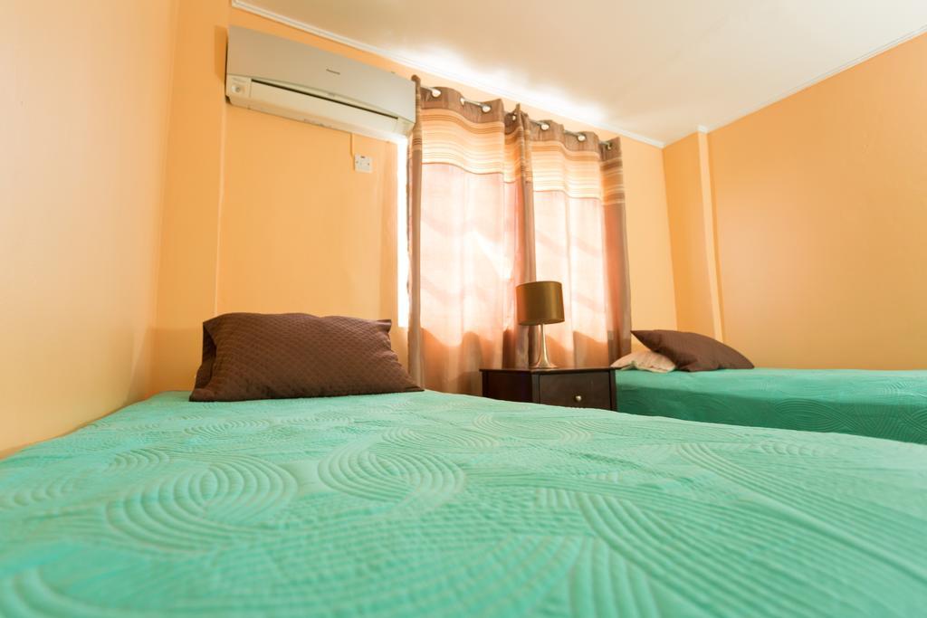 Cozy Accommodations - Dorchester City Line Kingston Buitenkant foto